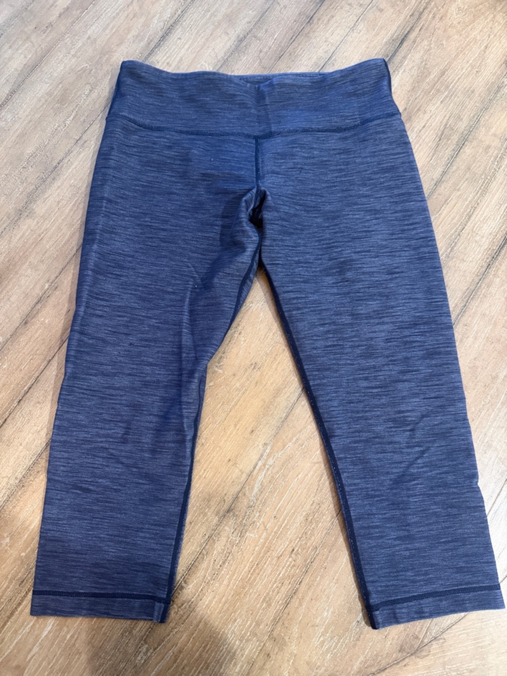 lululemon athletica Girls' Heathered Navy Capri Leggings